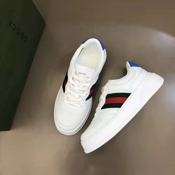 P380 new men's shoes GUCCI [Lightning] latest shoes are shipped. Original quality, fashionable, made of special materials, sheepskin lining, brand new packaging. The foot feels super comfortable and the workmanship is impeccable. Size: 38-45